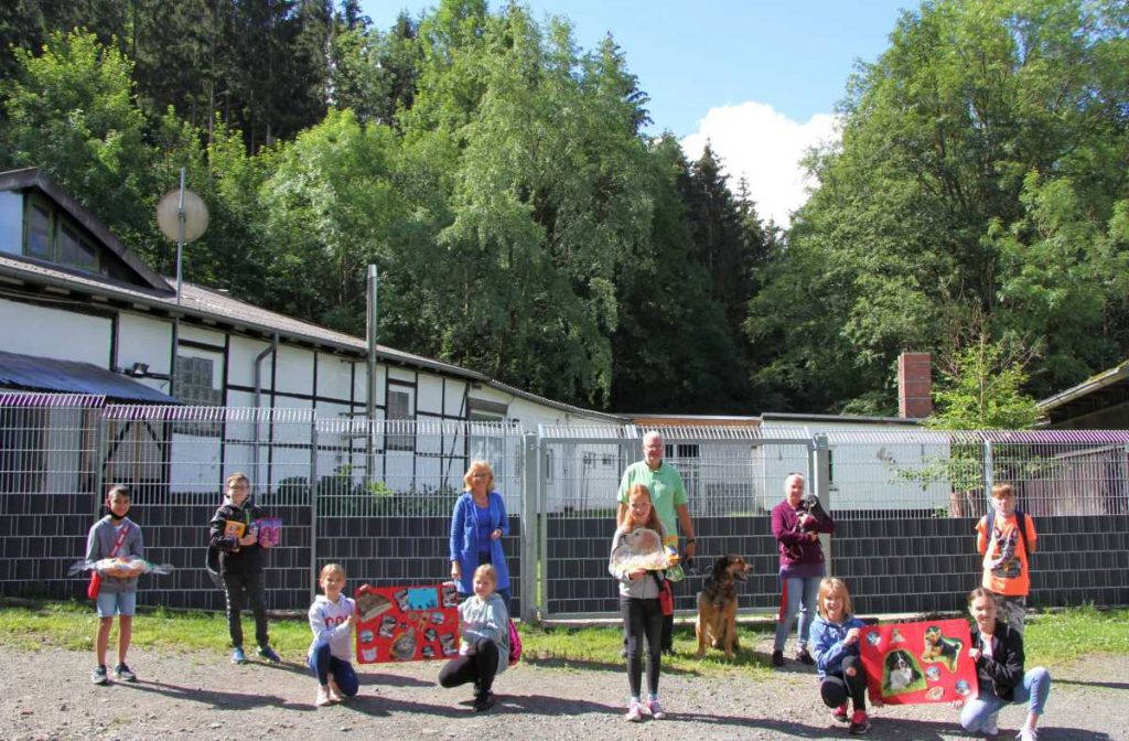 Grundschule spendet Tierheim