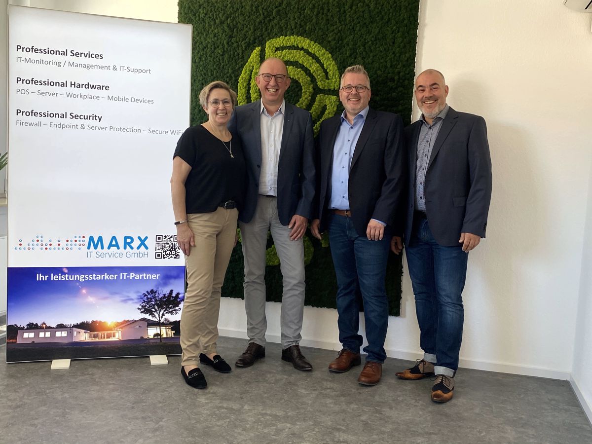 Marx IT Service GmbH Nachfolge geregelt - (von li.) Silvia und Benedikt Marx, Matthias Körner, Nikolaus Lange