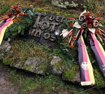 Gedenken und Kranzniederlegung auf der Kriegsgräberstätte Oderbrück
